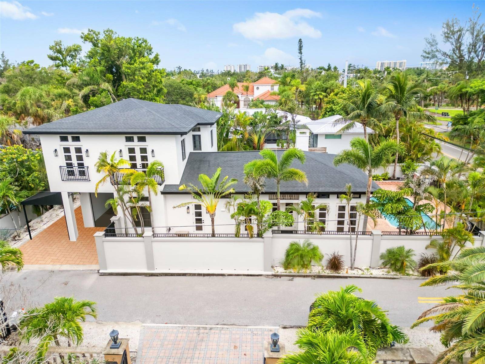 Sarasota, FL 34242,324 SIESTA DR