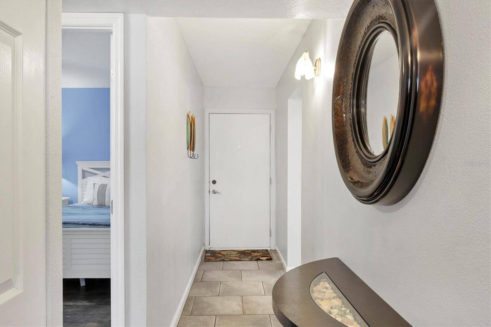 Sarasota, FL 34242,625 BEACH RD #207