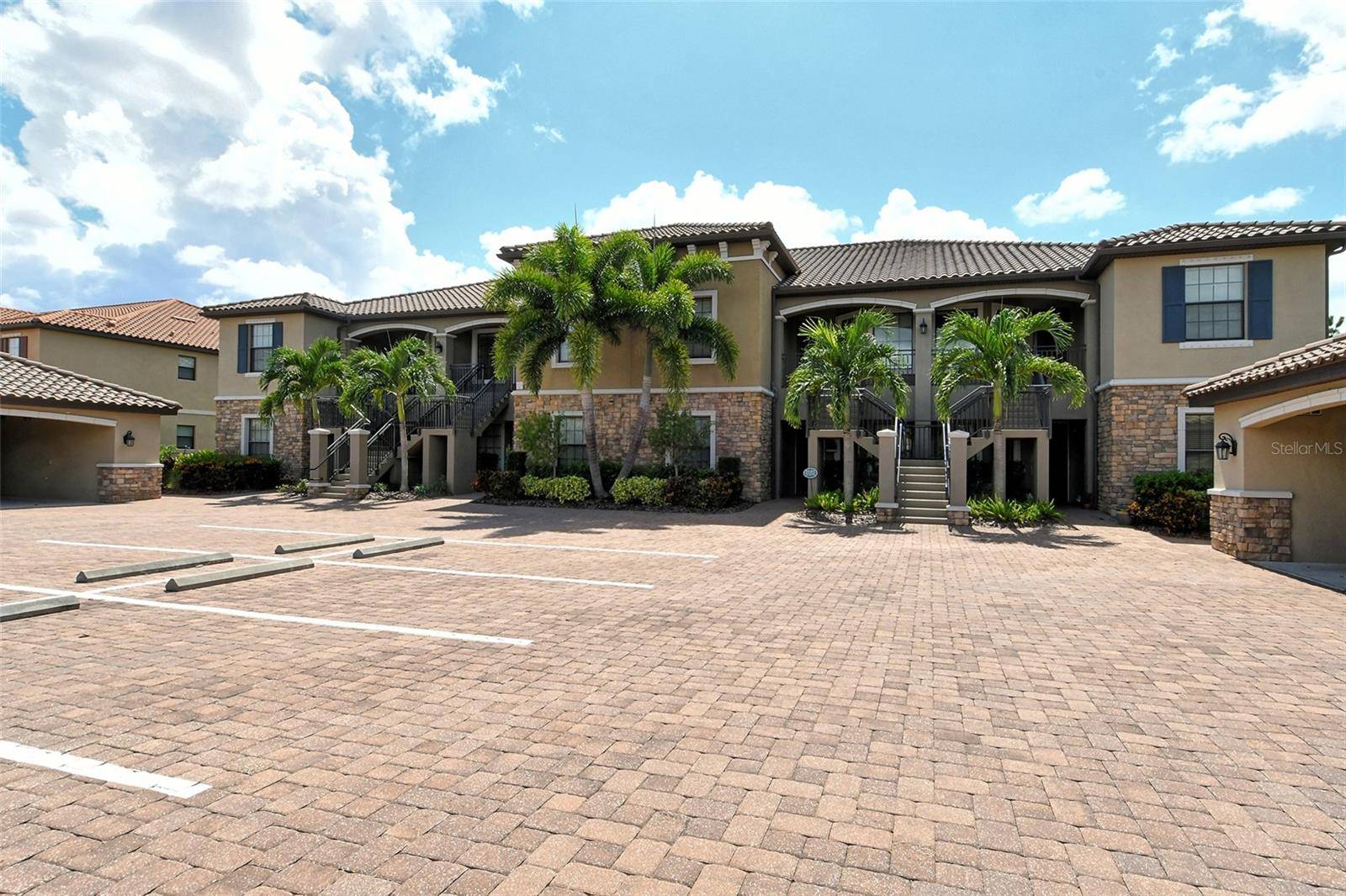 Bradenton, FL 34211,13604 MESSINA LOOP #203