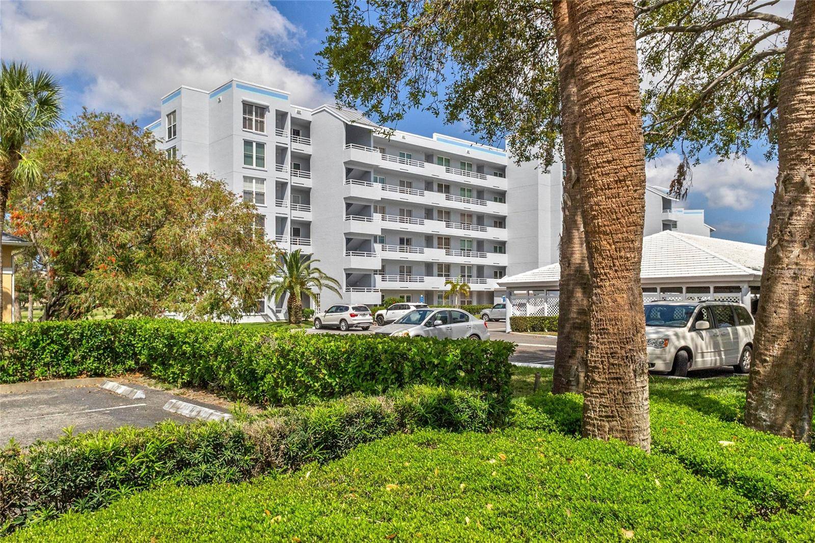 Bradenton, FL 34209,3790 PINEBROOK CIR #408
