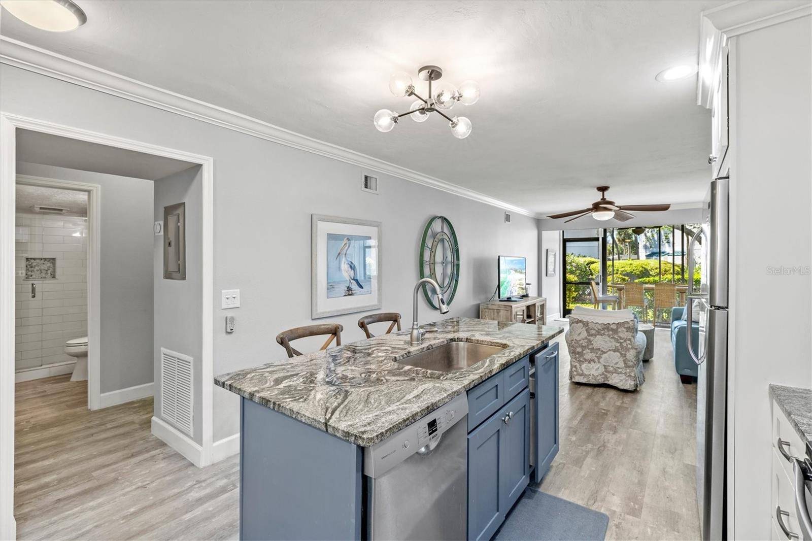 Sarasota, FL 34242,5663 MIDNIGHT PASS RD ##407