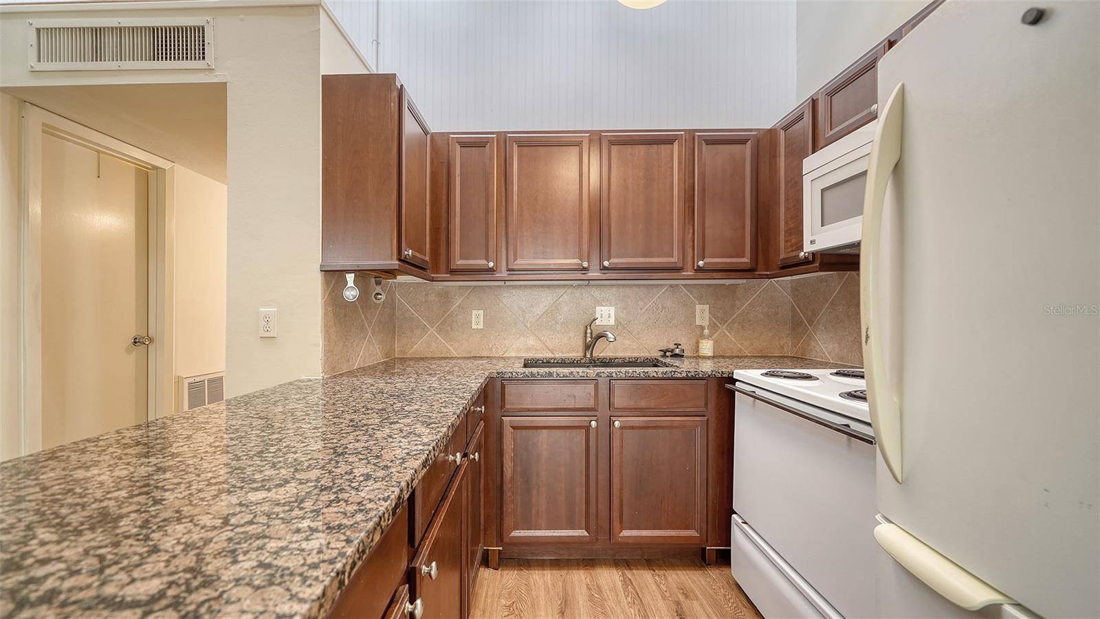 Sarasota, FL 34237,500 N JEFFERSON AVE #5