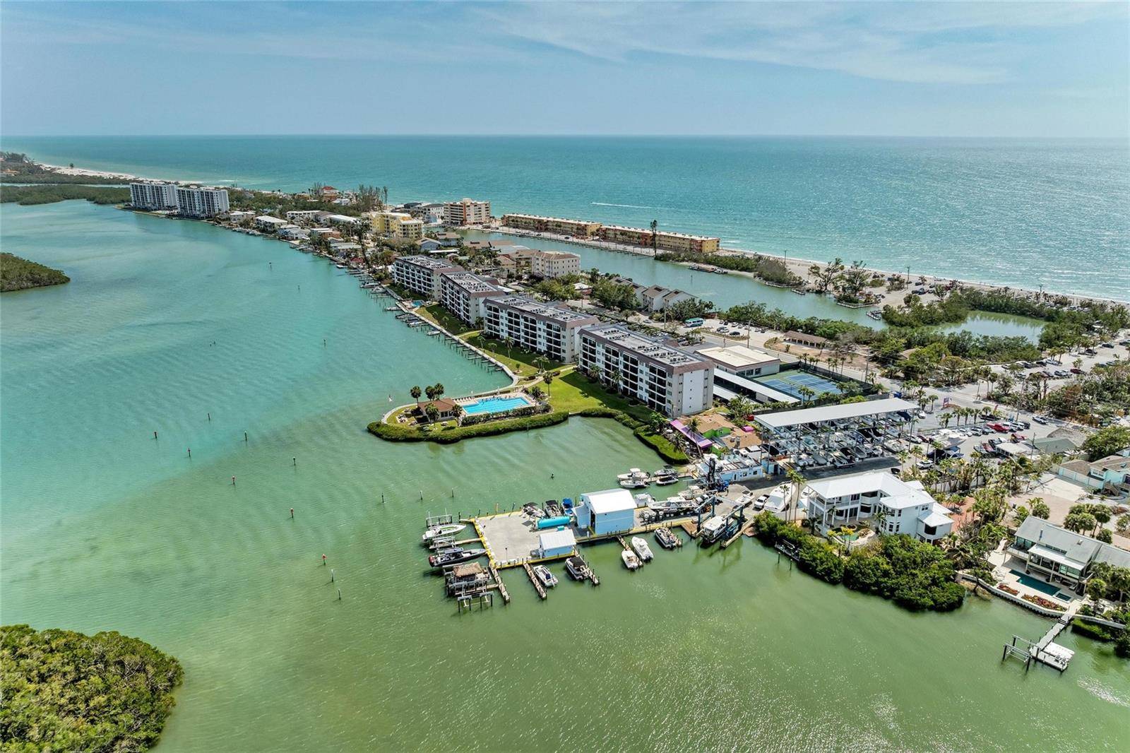 Sarasota, FL 34242,8977 MIDNIGHT PASS RD #519