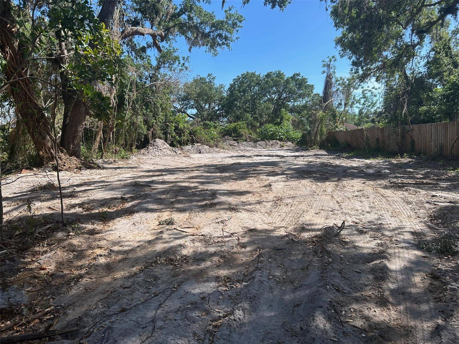 Palmetto, FL 34221,609 23RD ST E #B