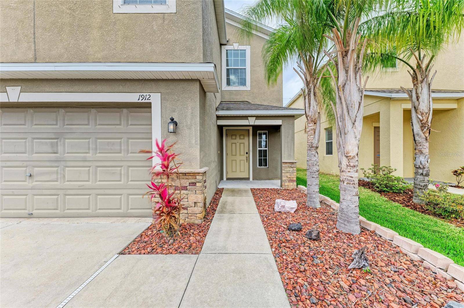 Ruskin, FL 33570,1912 HAWKS VIEW DR