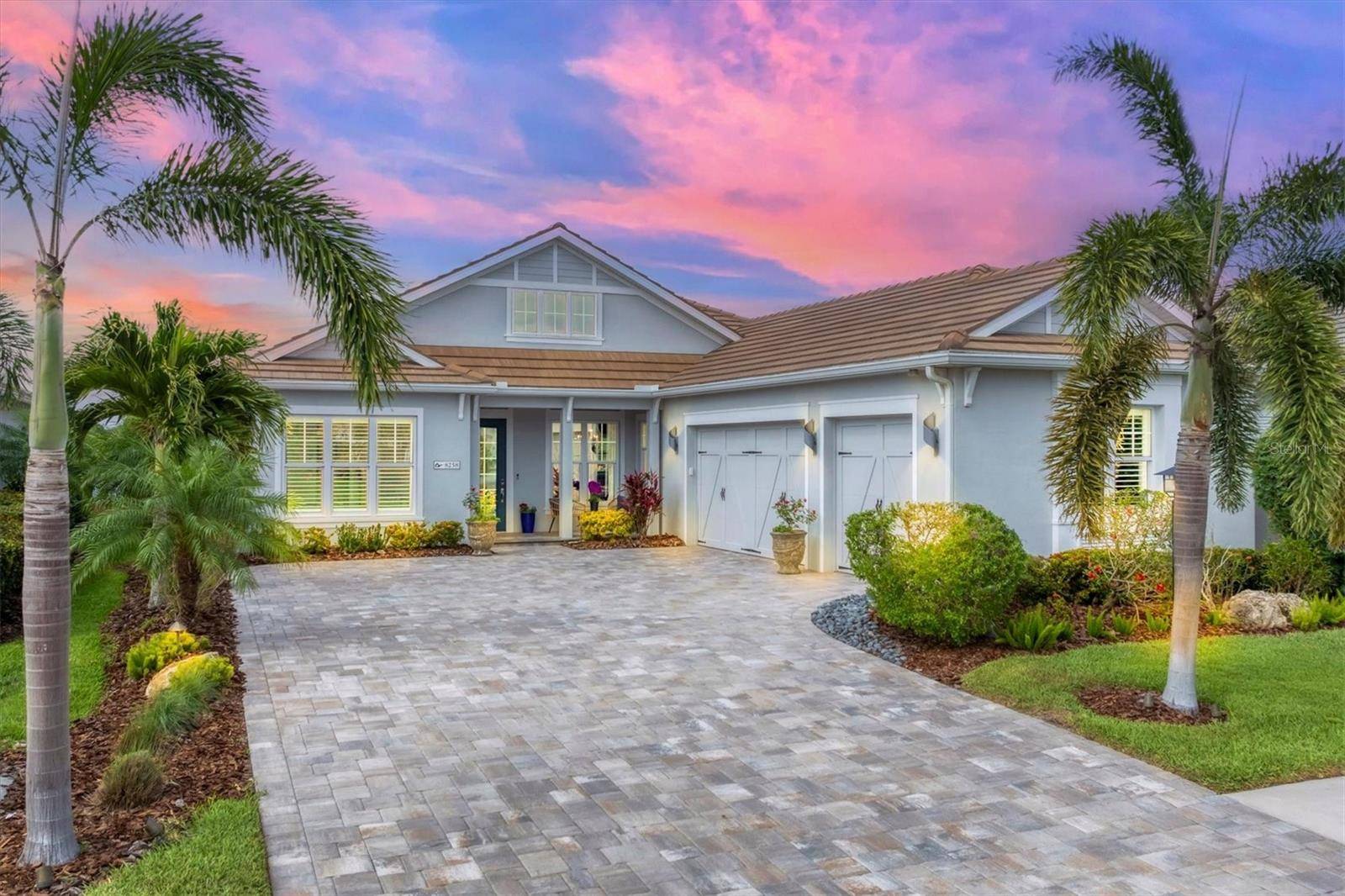 Sarasota, FL 34240,8258 GRANDE SHORES DR