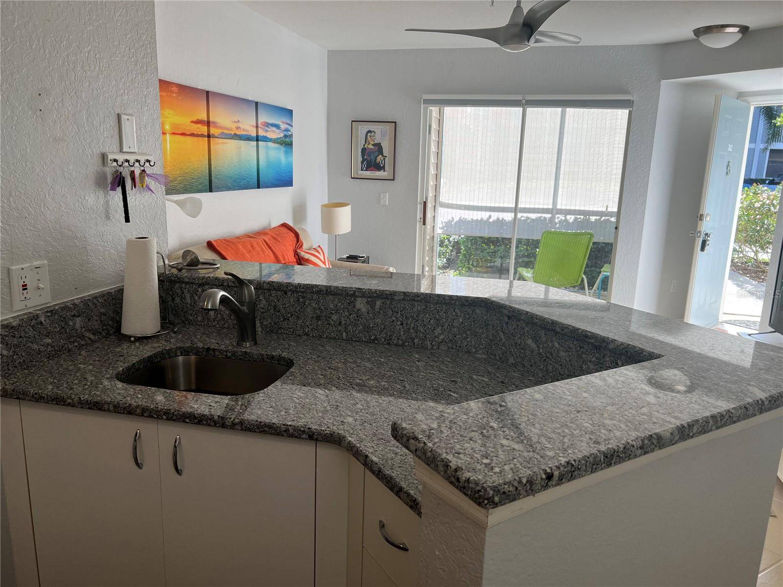 Sarasota, FL 34236,850 S TAMIAMI TRL #302