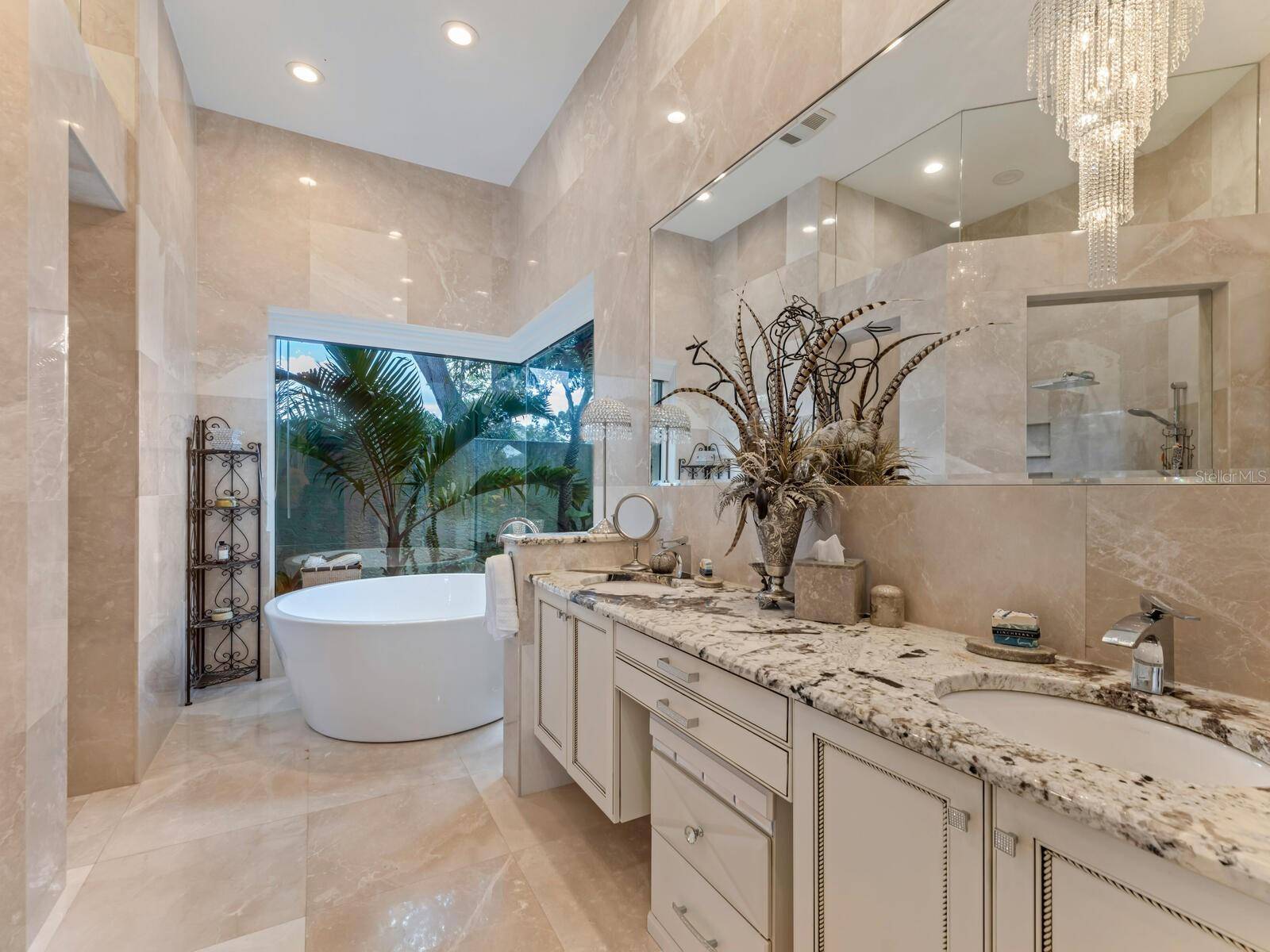 Sarasota, FL 34238,8687 WOODBRIAR DR