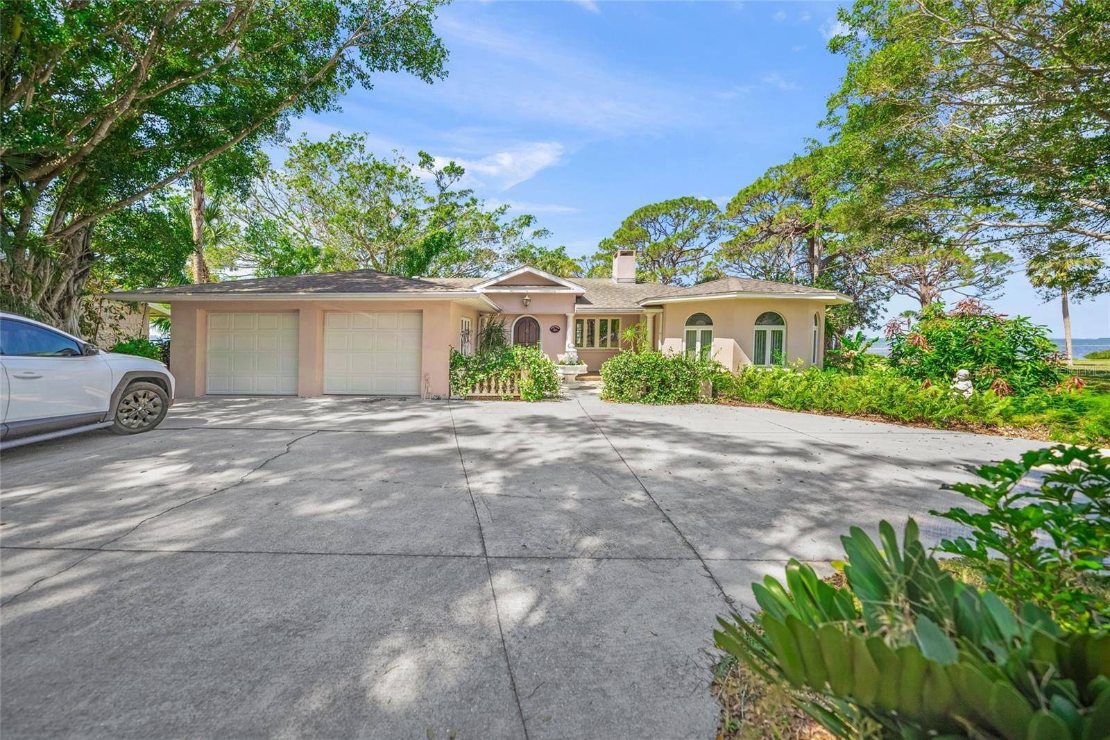 Sarasota, FL 34243,7620 WESTMORELAND DR