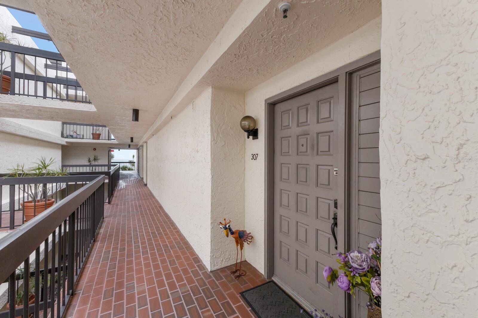 Longboat Key, FL 34228,1925 GULF OF MEXICO DR #G8-307