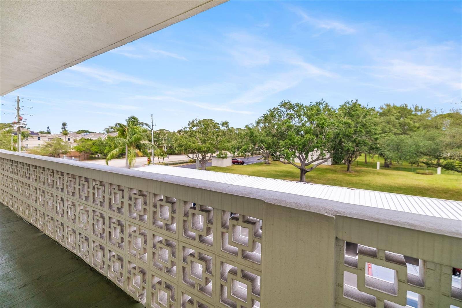 St Petersburg, FL 33703,4885 1ST ST NE #308
