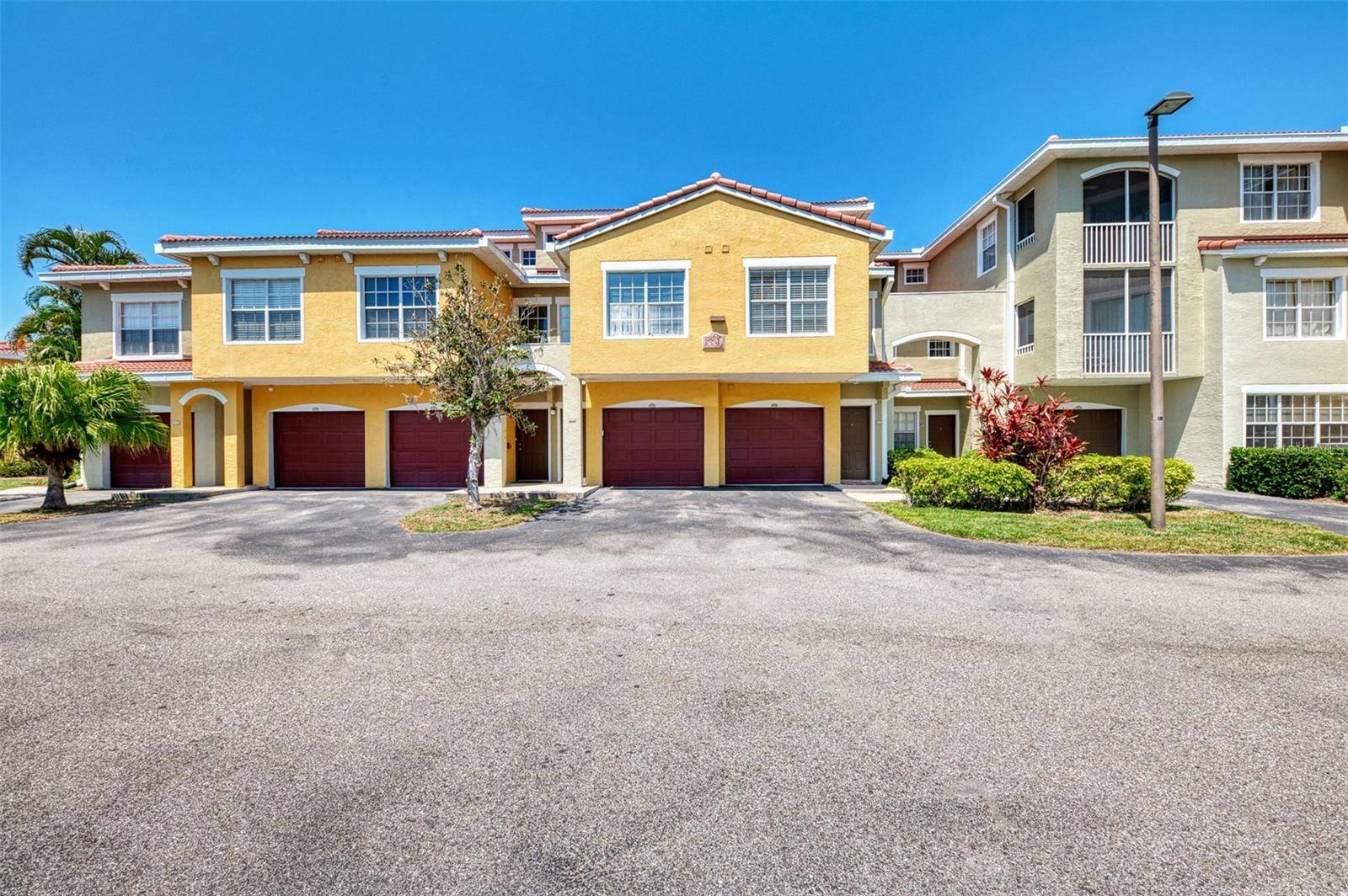 Sarasota, FL 34235,5601 BENTGRASS DR #10-105