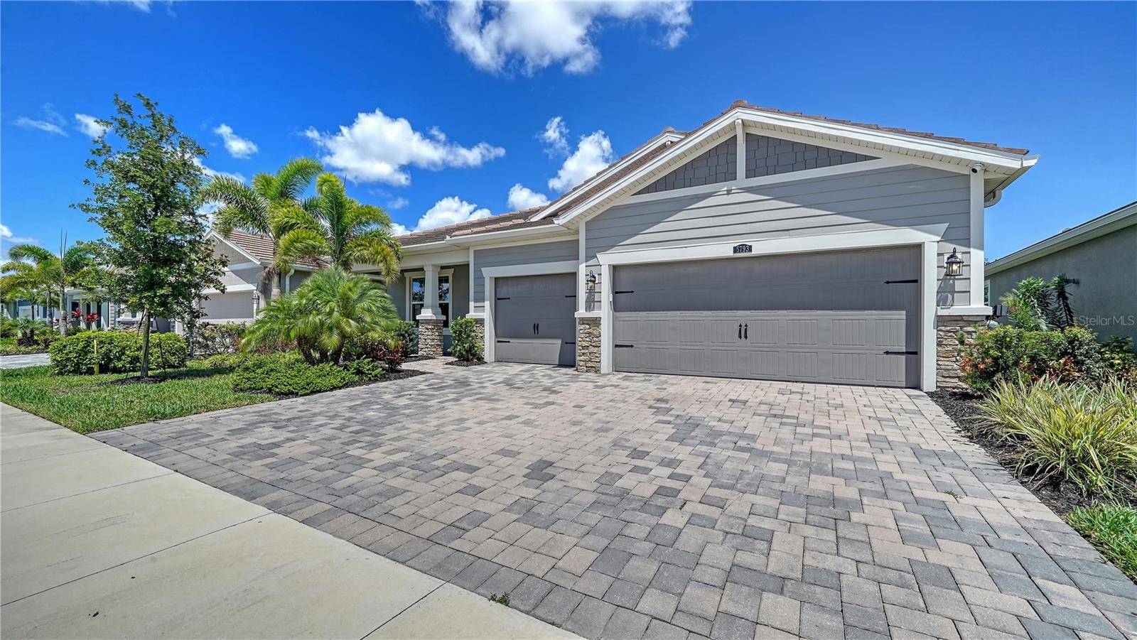 Sarasota, FL 34238,5793 LONG SHORE LOOP