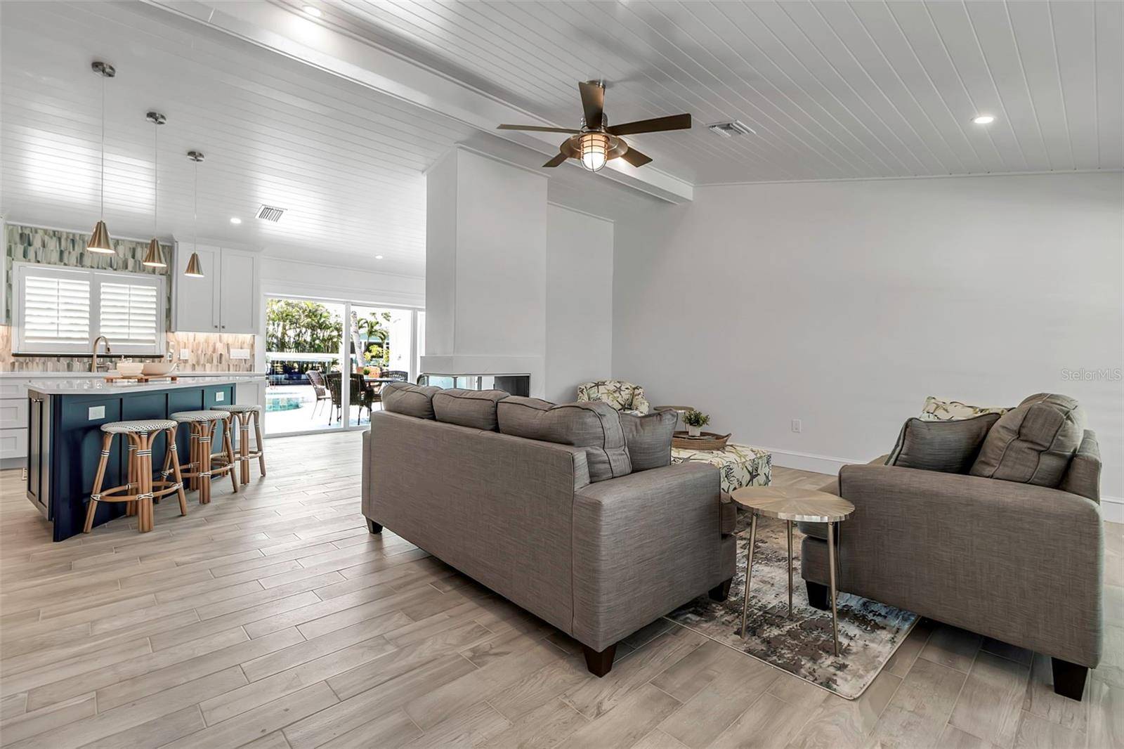 Holmes Beach, FL 34217,519 74TH ST