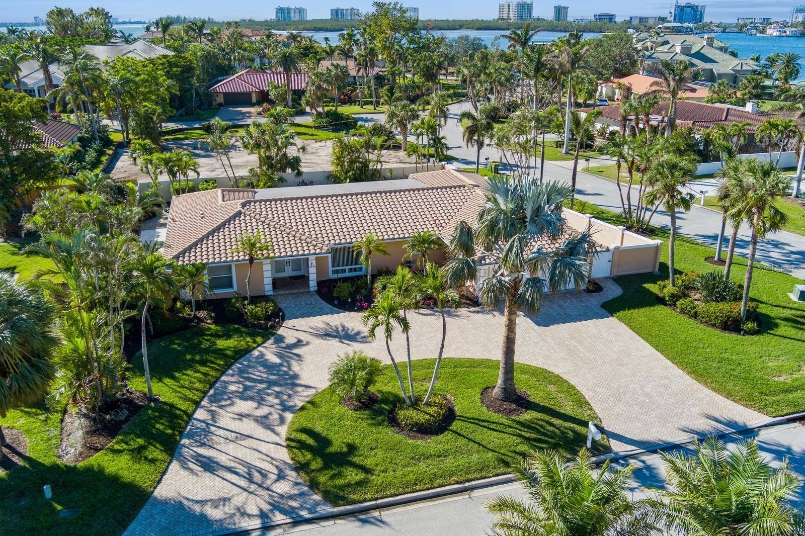 Sarasota, FL 34236,531 N SPOONBILL DR