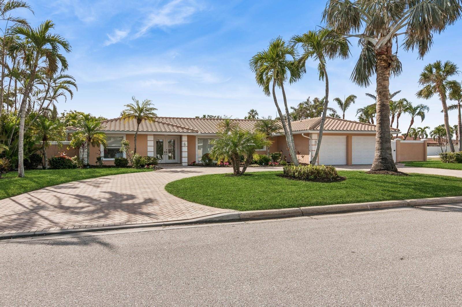 Sarasota, FL 34236,531 N SPOONBILL DR
