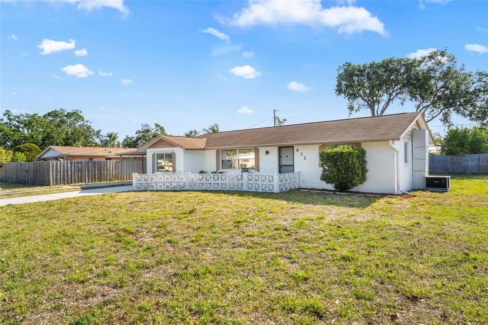 Sarasota, FL 34237,432 CROSBY CT