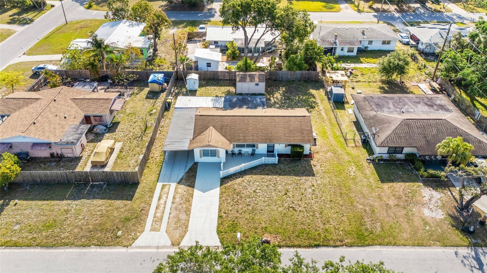 Sarasota, FL 34237,432 CROSBY CT
