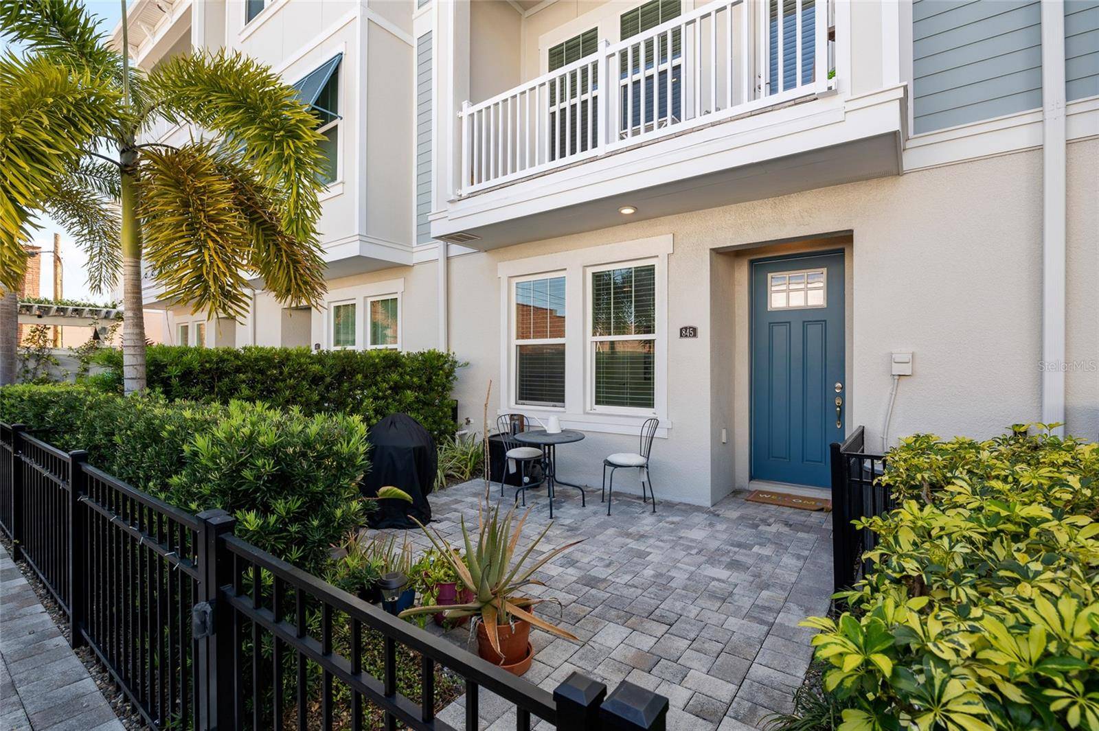 St Petersburg, FL 33701,845 BURLINGTON AVE N