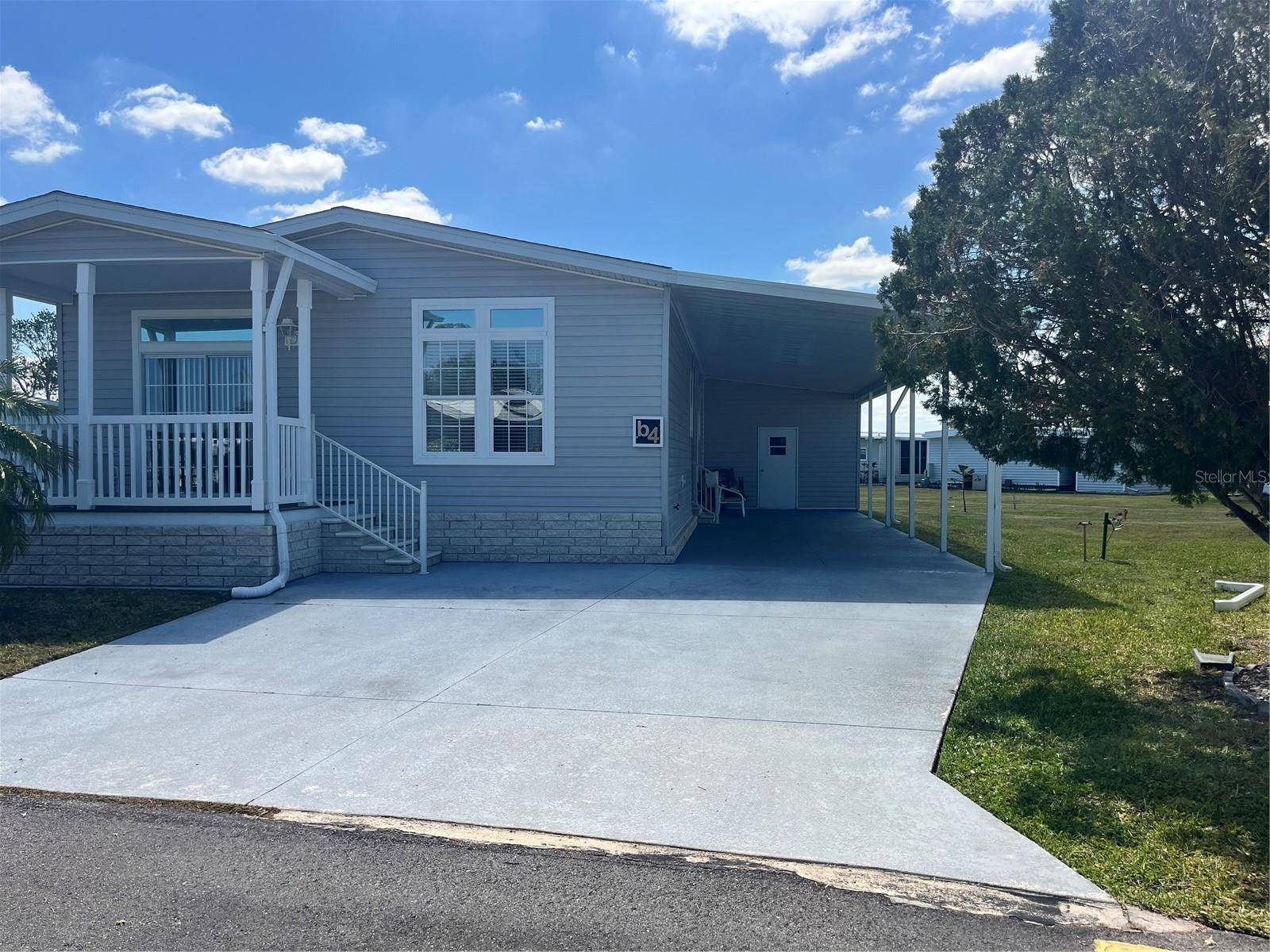 Bradenton, FL 34203,5316 53RD AVE E #B4