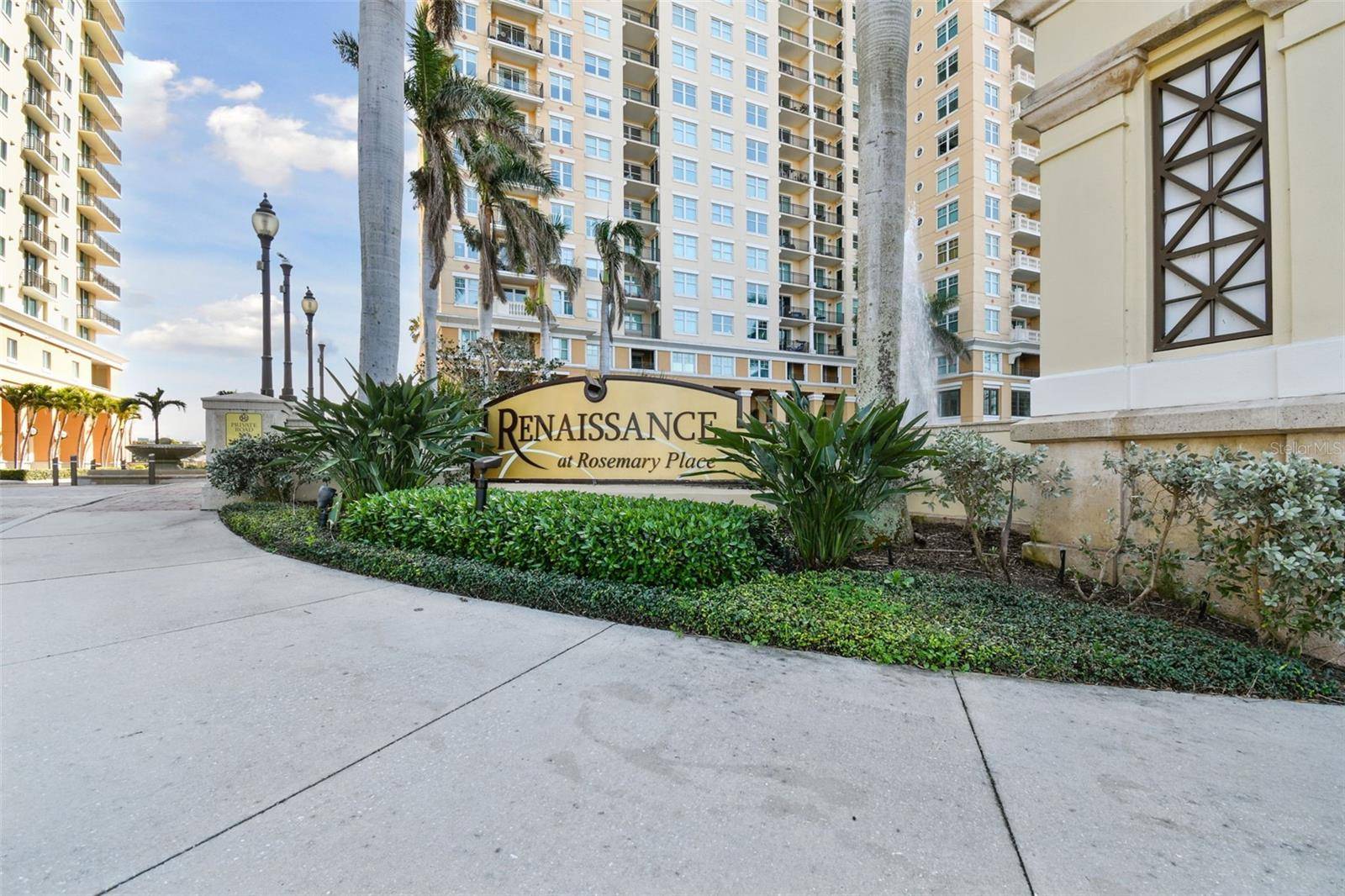 Sarasota, FL 34236,750 N TAMIAMI TRL #1203
