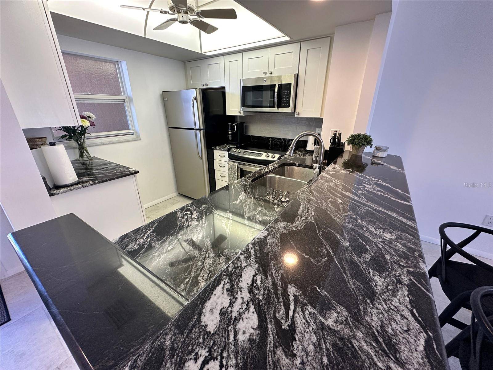 Sarasota, FL 34242,1300 N PORTOFINO DR #205