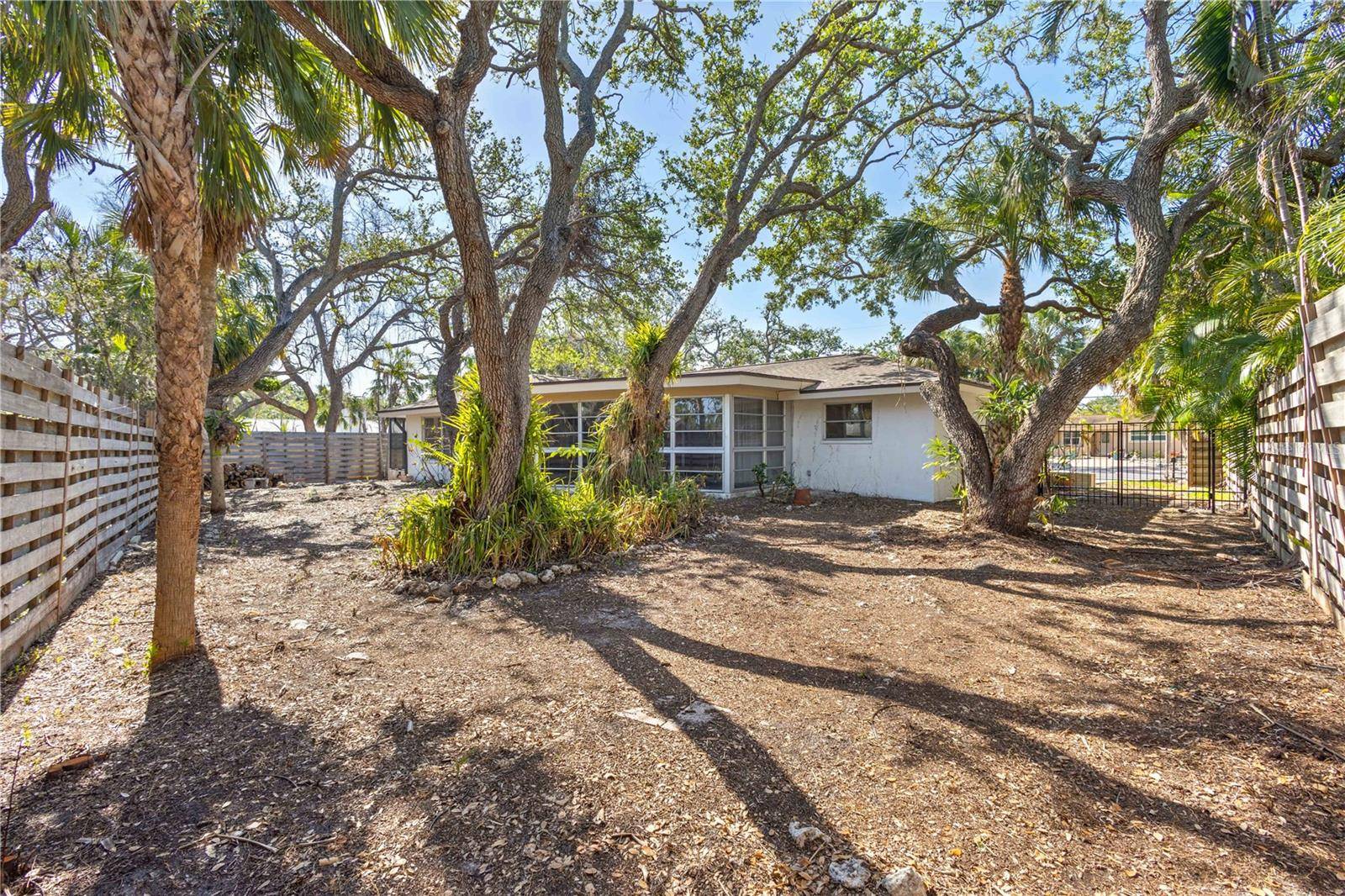 Sarasota, FL 34242,717 TREASURE BOAT WAY