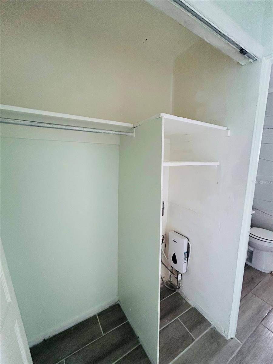 Sarasota, FL 34239,3101 BEE RIDGE RD #221