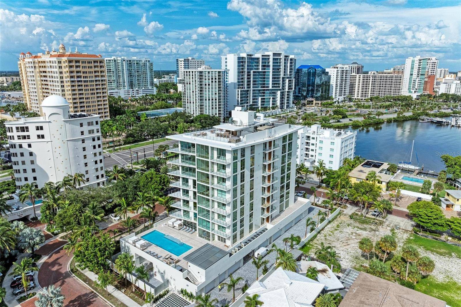 Sarasota, FL 34236,111 GOLDEN GATE PT #402