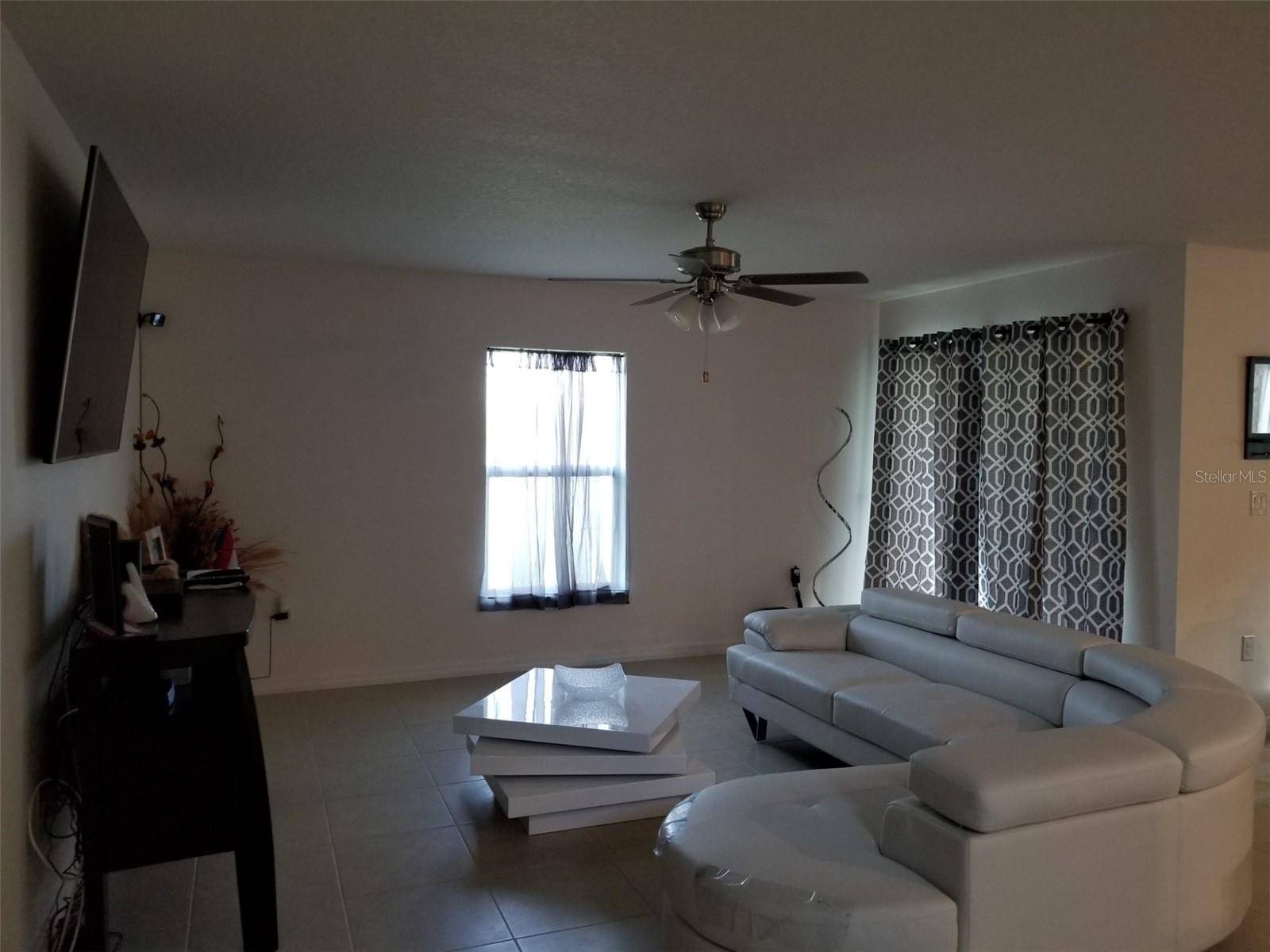 Ruskin, FL 33570,1118 WYNNMERE WALK AVE