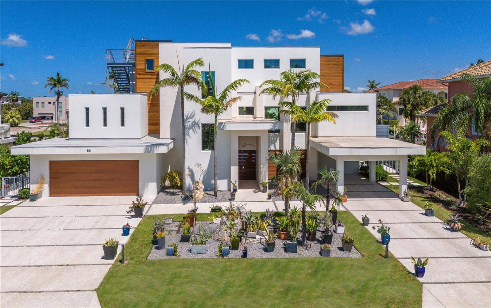 Longboat Key, FL 34228,581 KINGFISHER LN