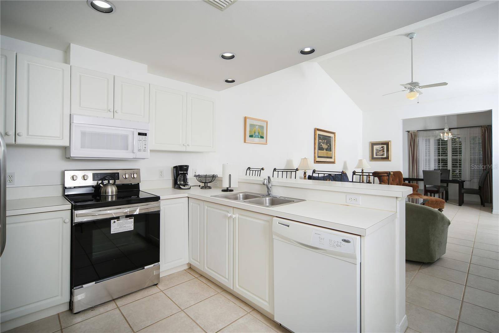 Bradenton, FL 34210,3702 54TH DR W #202