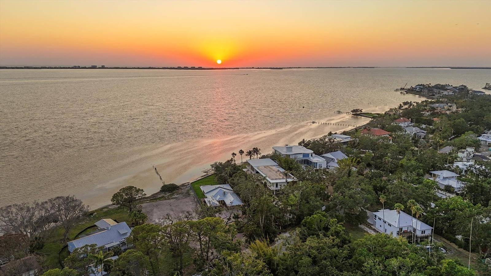 Sarasota, FL 34234,3931 BAY SHORE RD