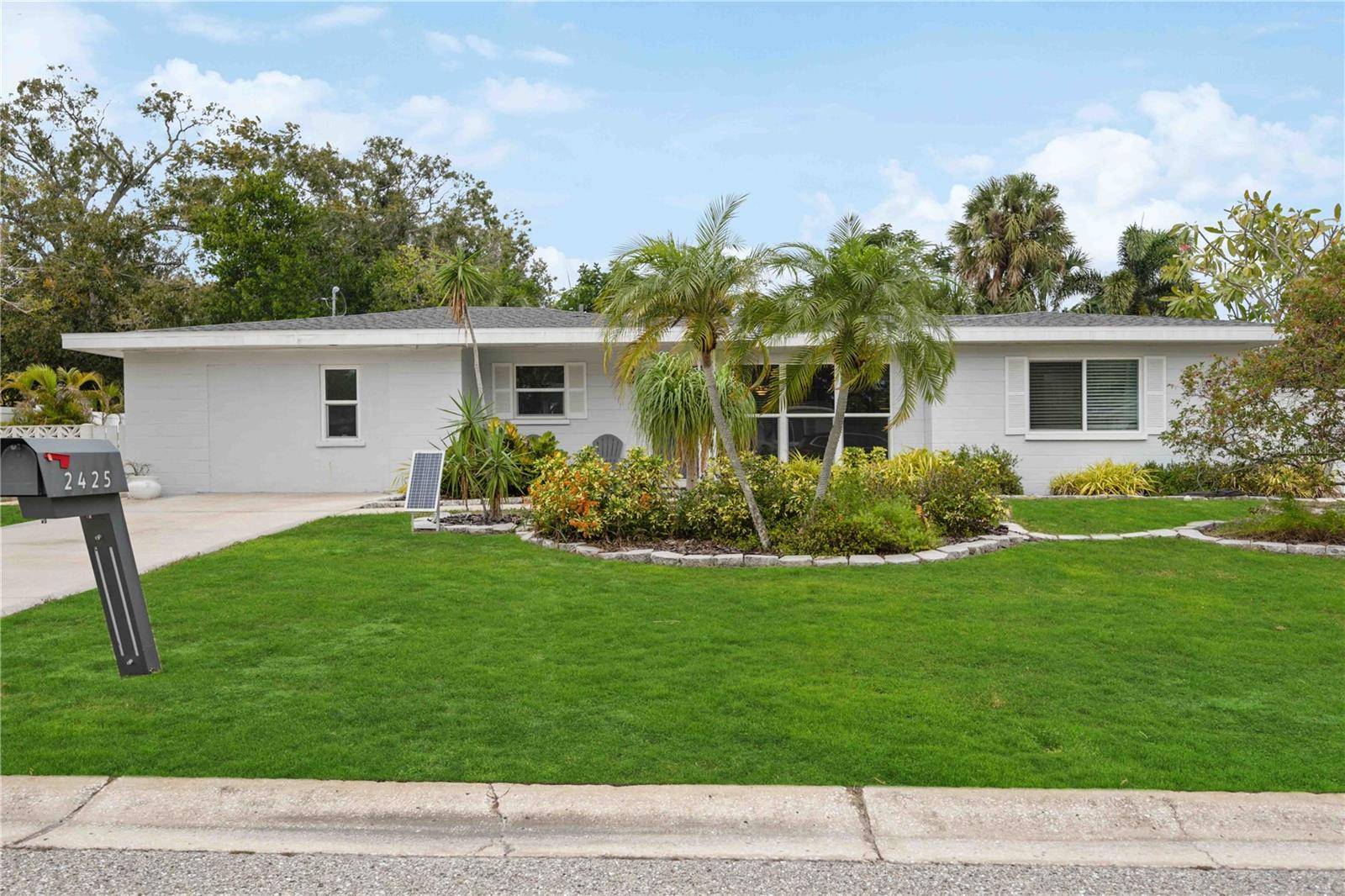 Sarasota, FL 34239,2425 CLEMATIS ST