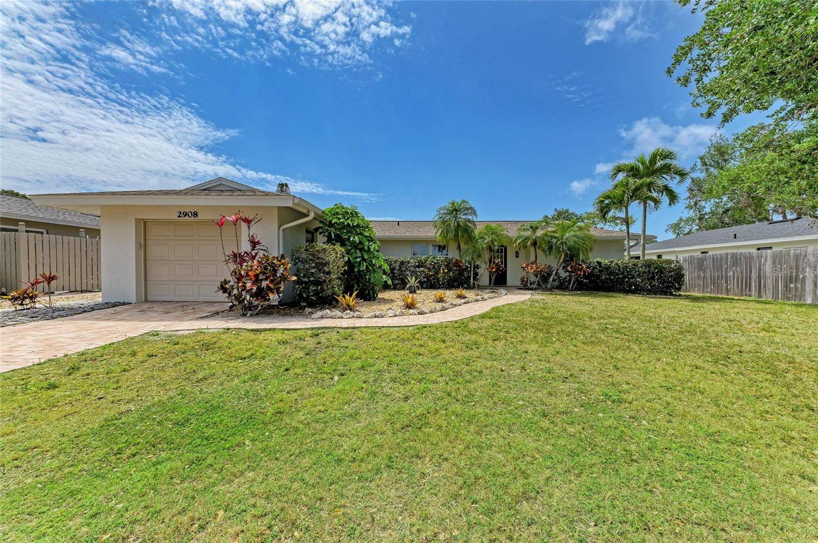 Sarasota, FL 34231,2908 MAYFLOWER ST