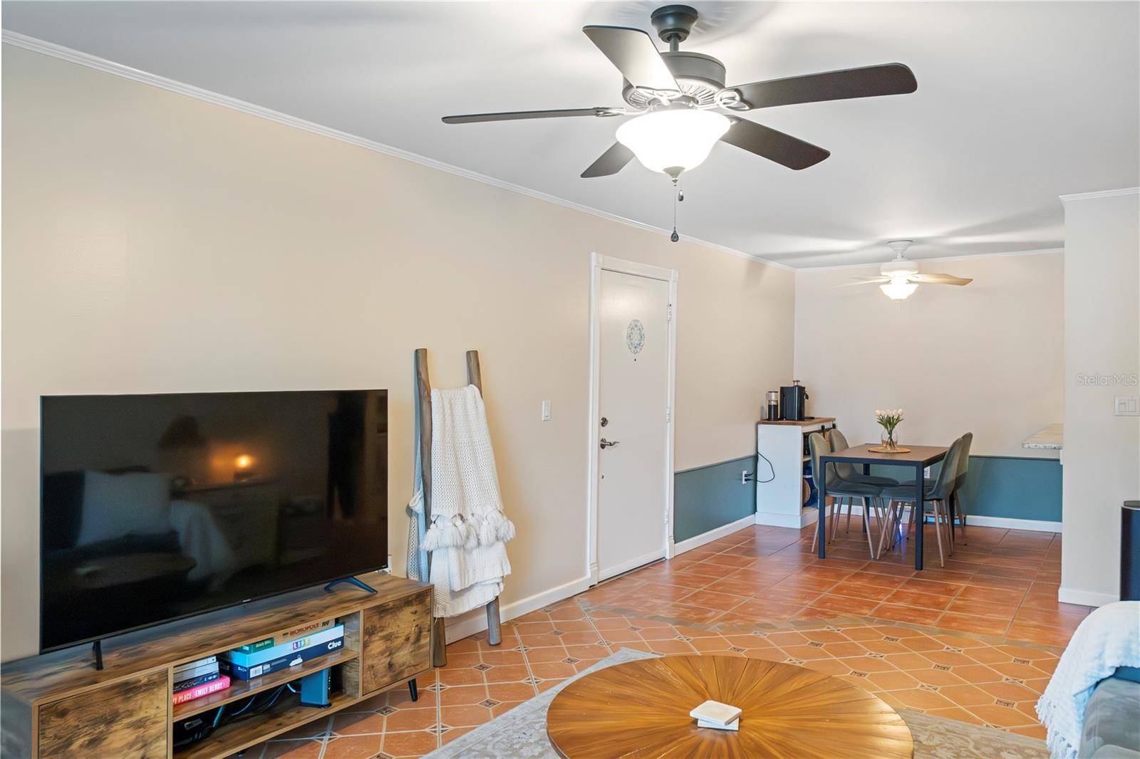 Sarasota, FL 34232,3269 BENEVA RD #102