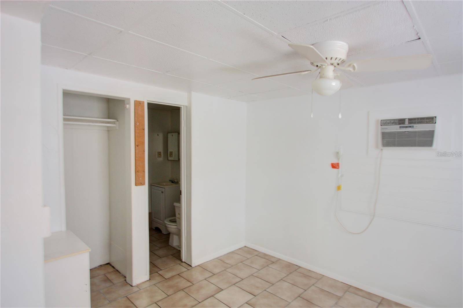 Nokomis, FL 34275,615 SHORE RD #4