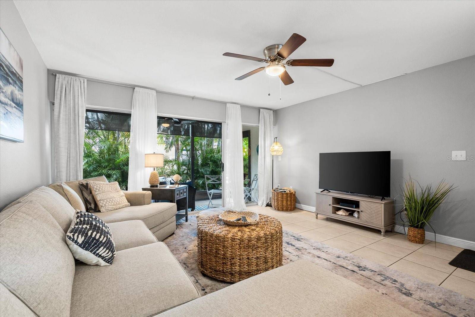 Sarasota, FL 34231,2950 CLARK RD #113