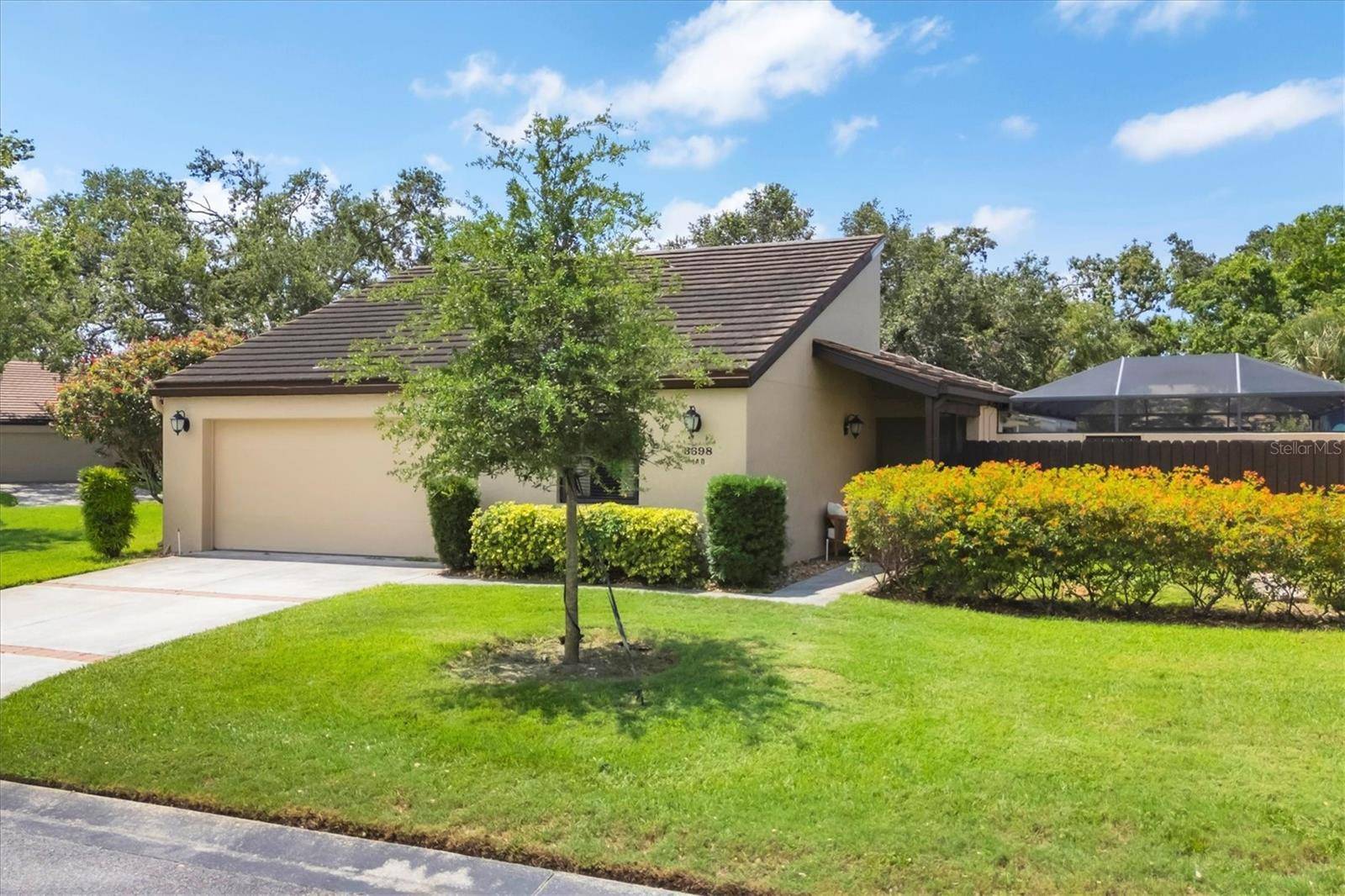 Sarasota, FL 34232,3698 GLEN OAKS MANOR DR