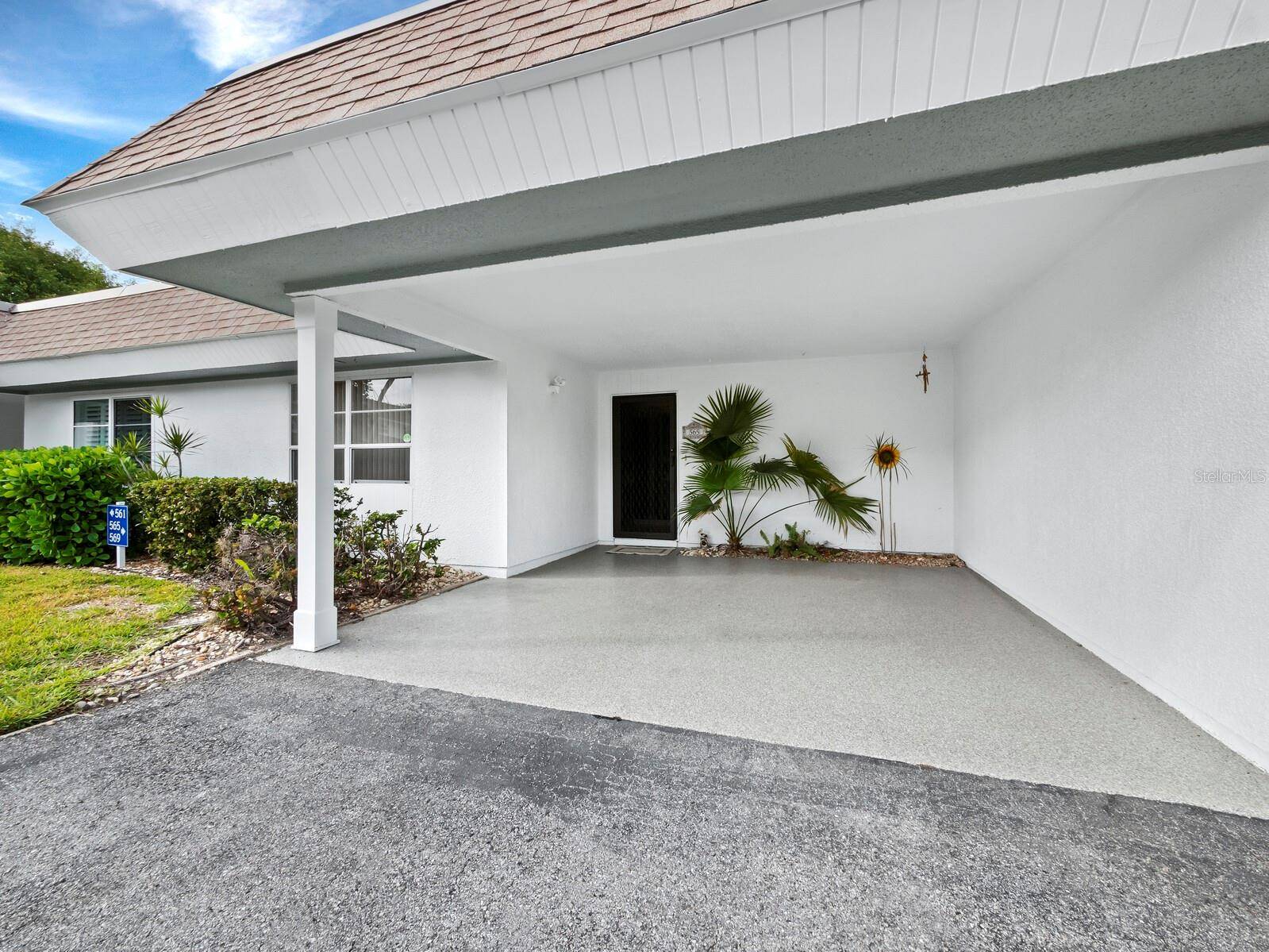 Longboat Key, FL 34228,565 SUTTON PLACE