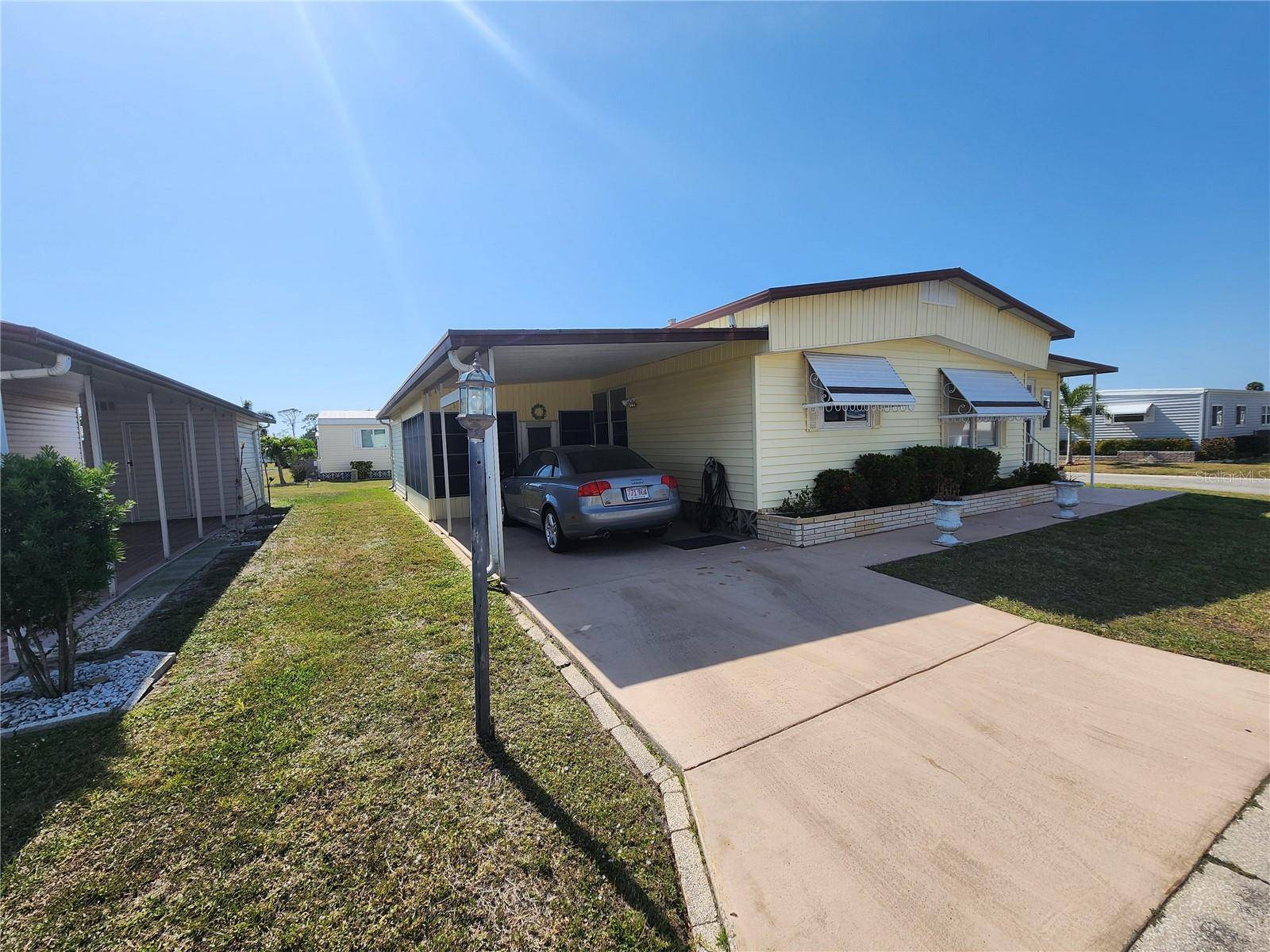 Bradenton, FL 34203,808 53RD AVE E #229