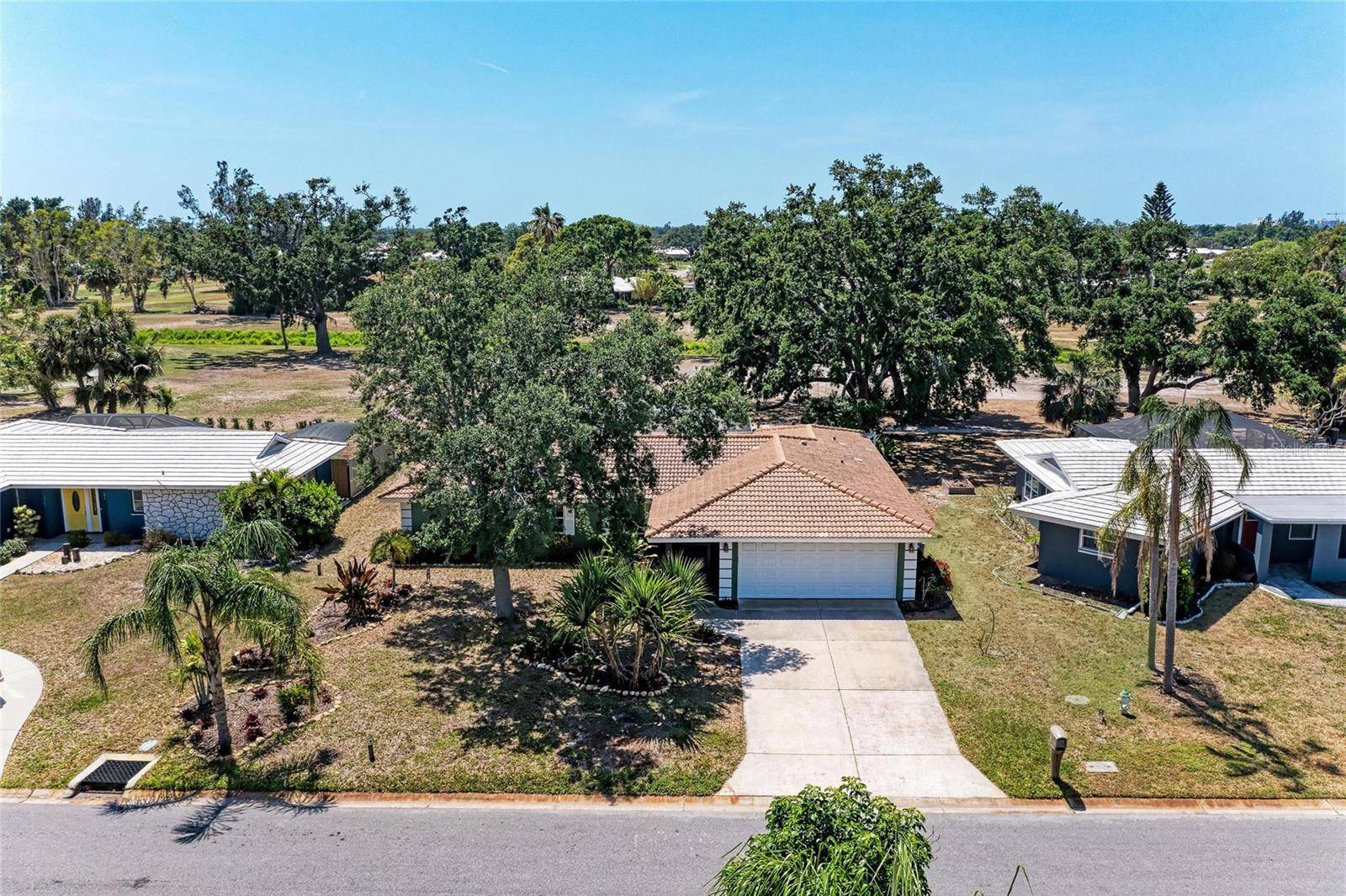 Sarasota, FL 34239,3336 PEMBROOK DR