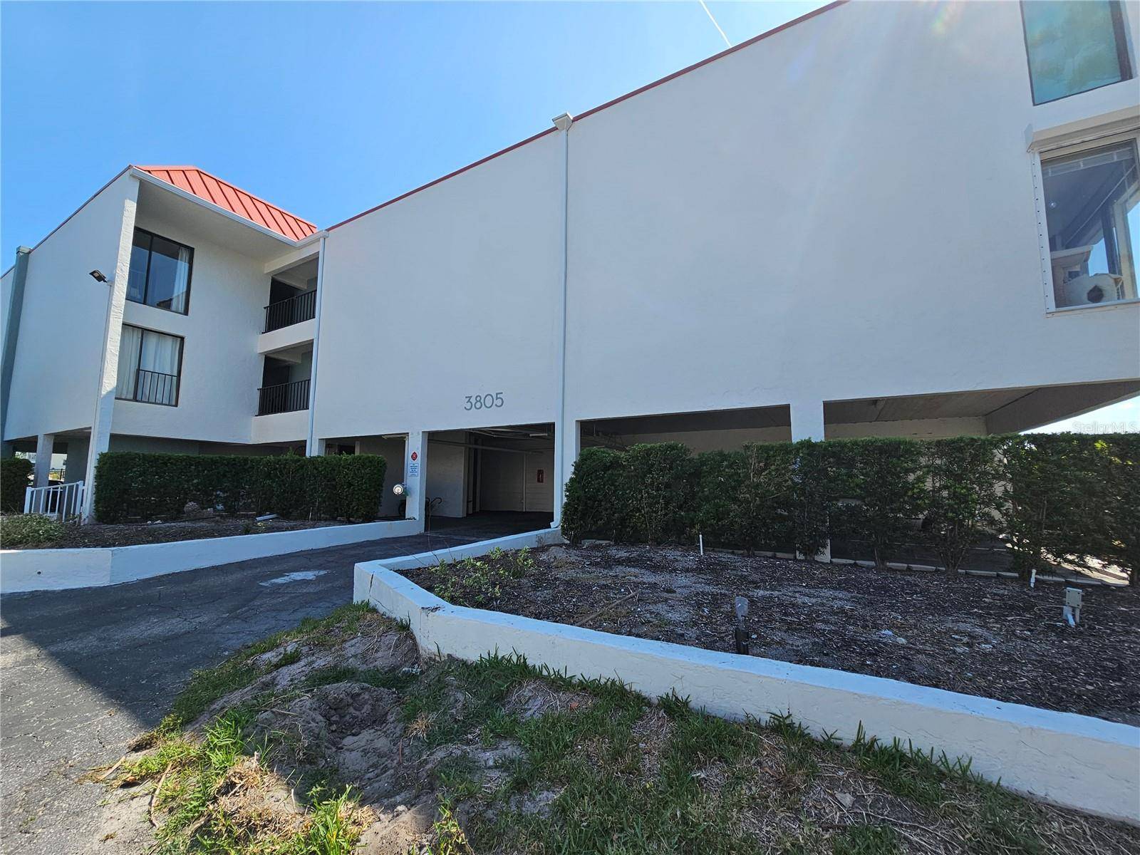 Holmes Beach, FL 34217,3805 E BAY DR #302