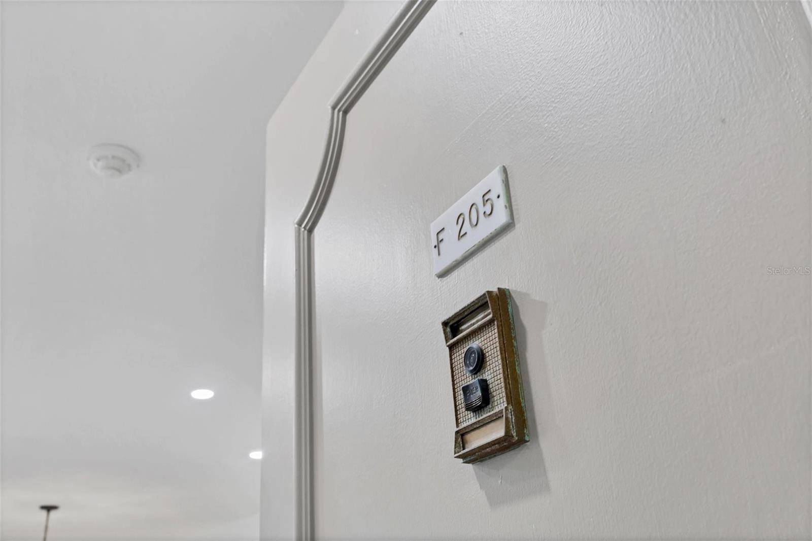 Sarasota, FL 34236,2100 BENJAMIN FRANKLIN #205