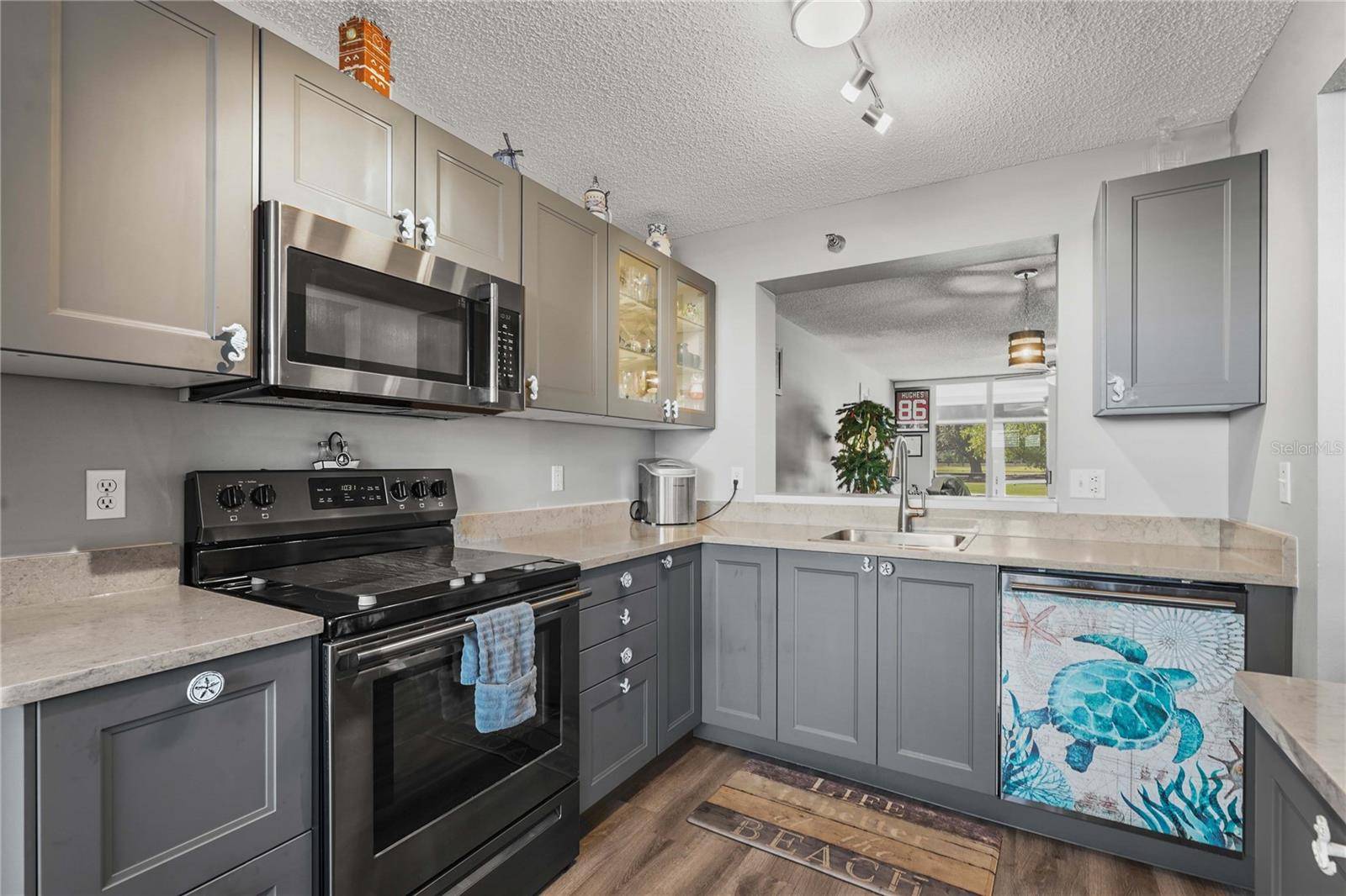 Bradenton, FL 34209,3750 PINEBROOK CIR #104