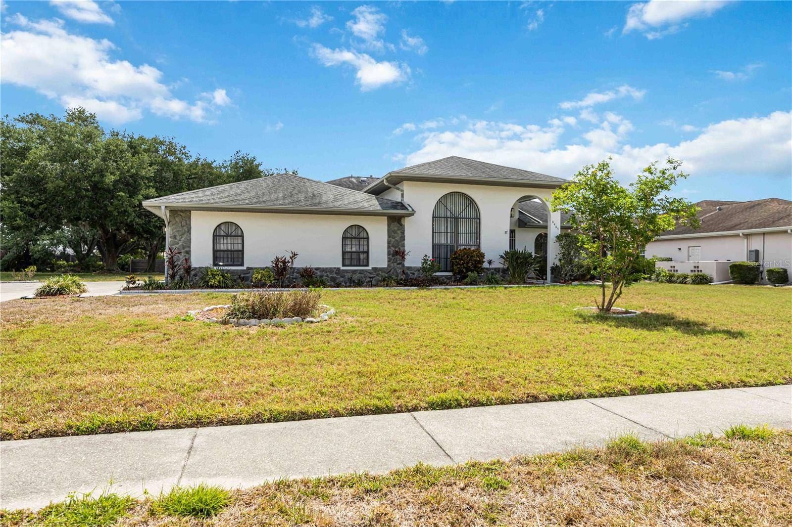 Bradenton, FL 34202,6405 99TH ST E