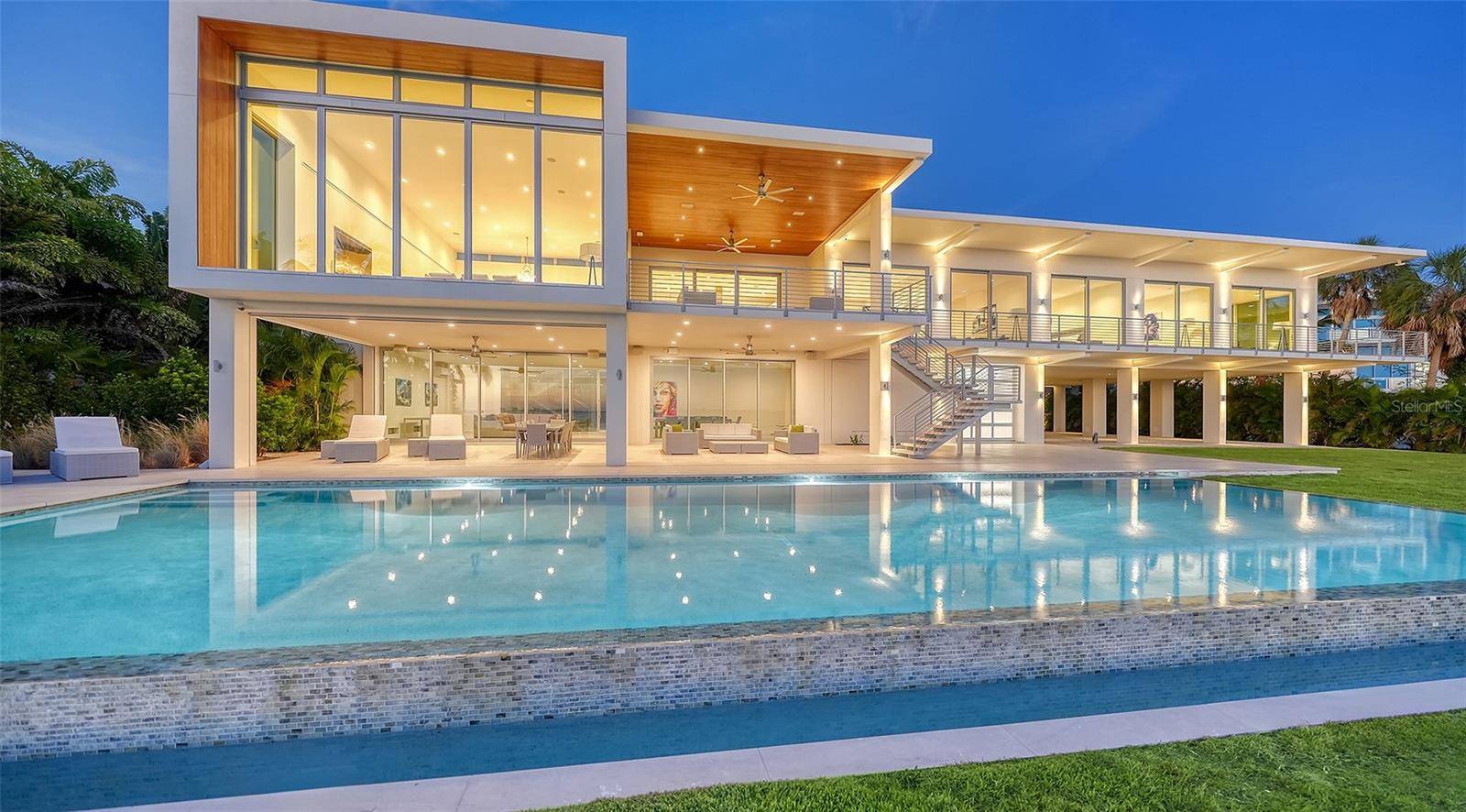 Sarasota, FL 34234,4123 BAY SHORE RD
