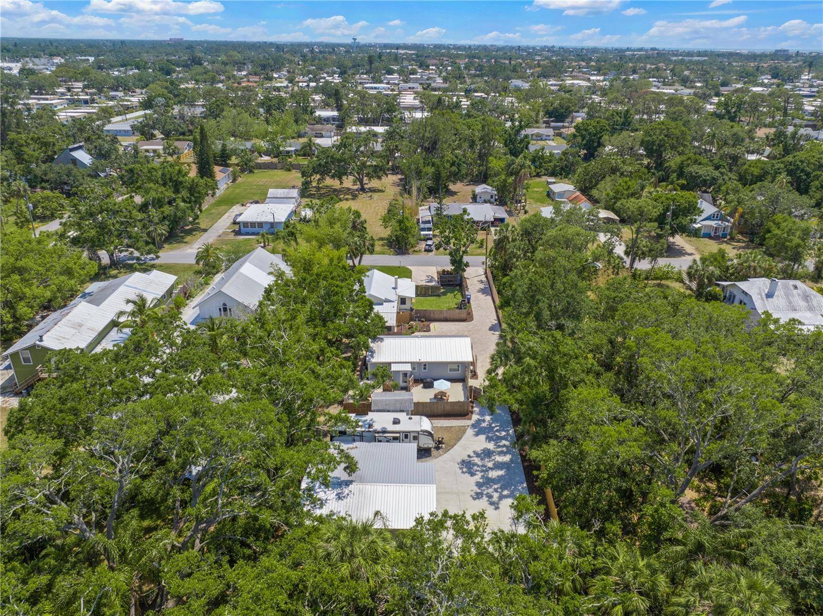 Sarasota, FL 34231,2537 ASHTON RD