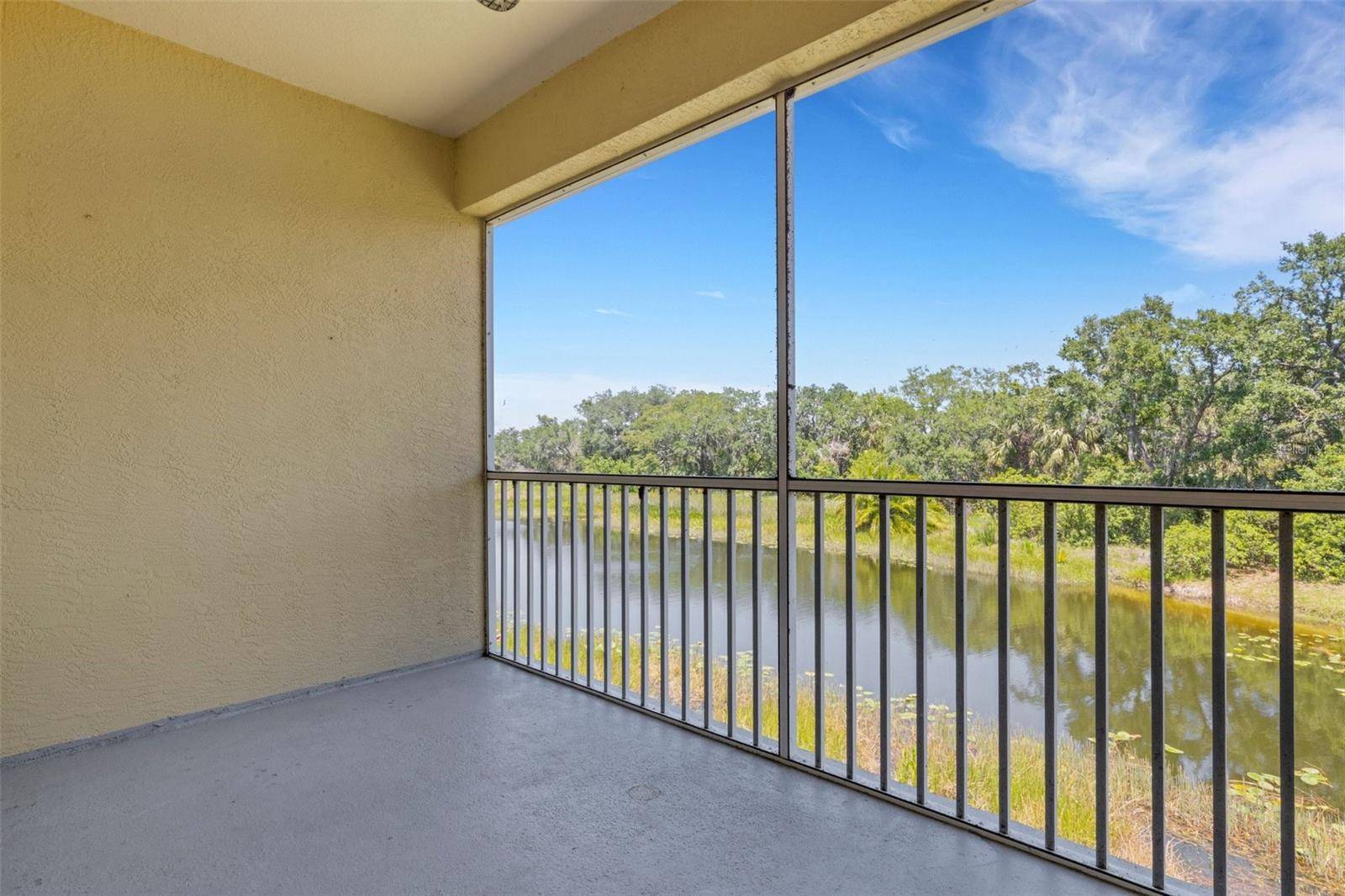 Bradenton, FL 34203,5633 KEY LARGO CT #B-08