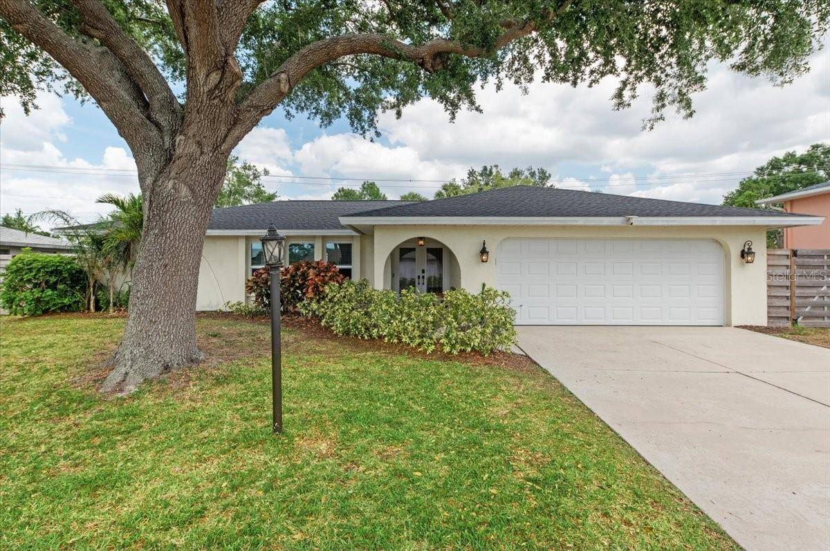 Sarasota, FL 34241,4415 CHARING CROSS RD